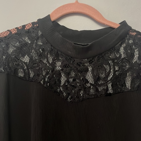 Lace Shoulder Top - Picture 2 of 5